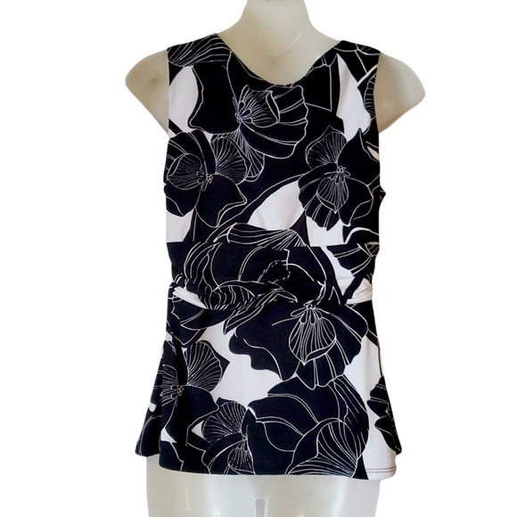 White House Black Market Sleevless Black & White Top Polyester Spandex Small - Picture 2 of 5